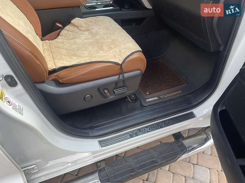 Пікап Toyota Tundra 2014 в Києві