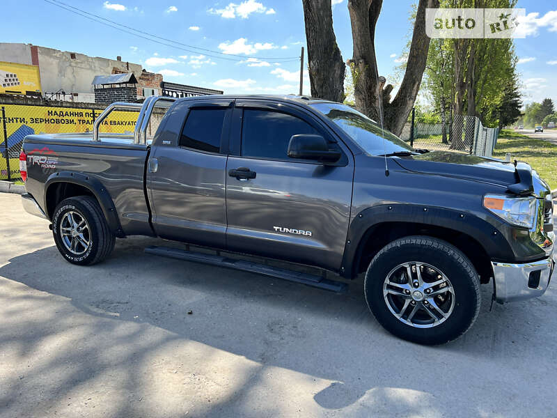 Пікап Toyota Tundra 2014 в Волочиську