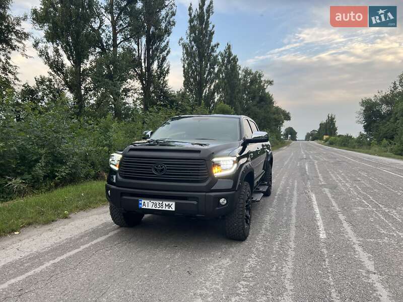 Пикап Toyota Tundra 2015 в Киеве