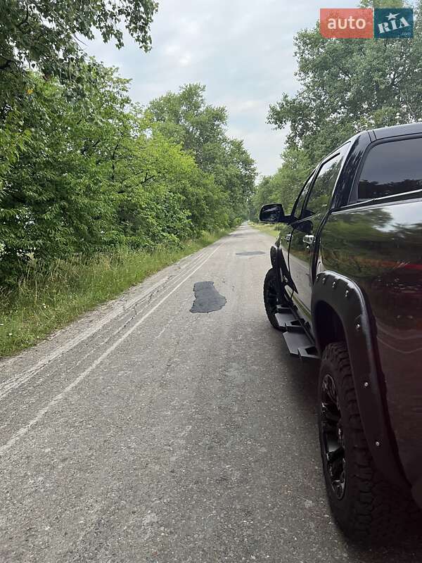 Пикап Toyota Tundra 2015 в Киеве