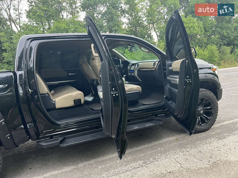 Пикап Toyota Tundra 2015 в Киеве