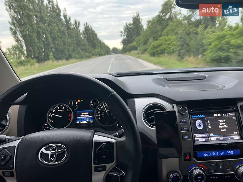 Пикап Toyota Tundra 2015 в Киеве
