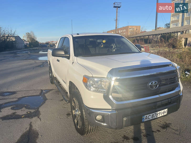 Пикап Toyota Tundra 2014 в Луцке