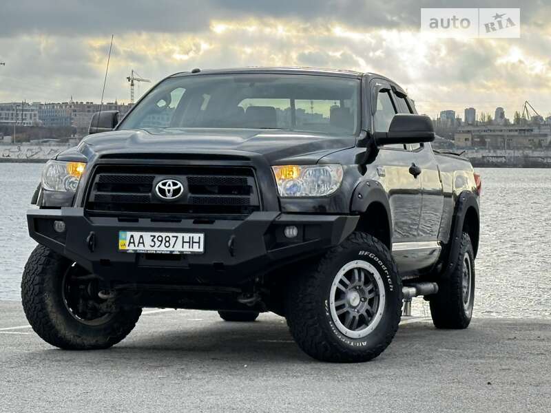 Пикапы Toyota Tundra