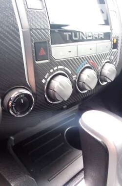 Пикап Toyota Tundra 2015 в Валках