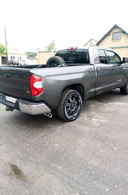 Пікап Toyota Tundra 2015 в Валках