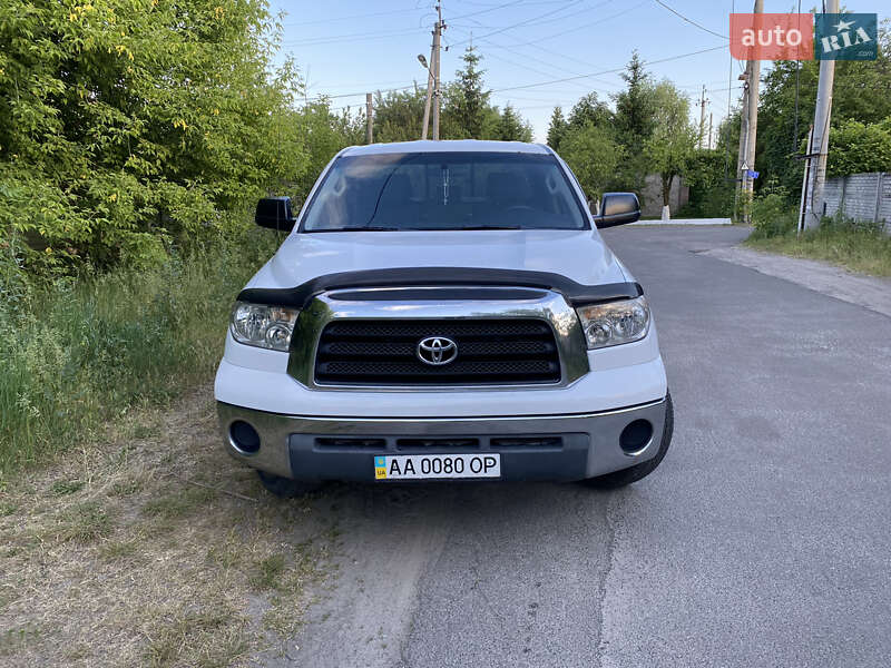 Пікап Toyota Tundra 2008 в Києві