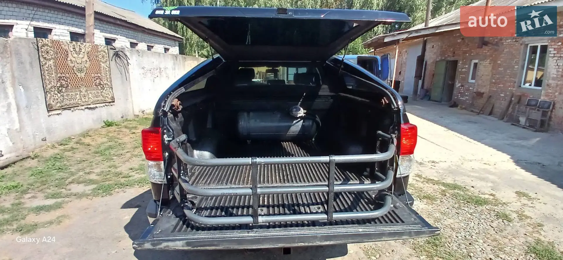 2010 Toyota Tundra - мініатюра 13