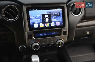 Пикап Toyota Tundra 2014 в 