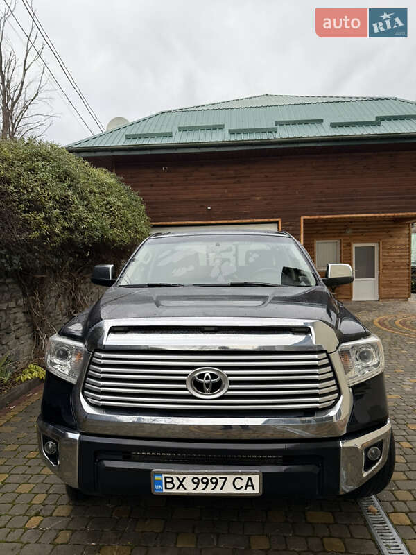 Пикап Toyota Tundra 2016 в 