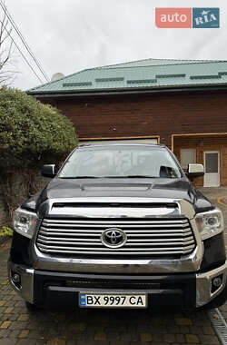 Пикап Toyota Tundra 2016 в 