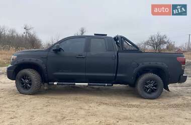 Пикап Toyota Tundra 2011 в 