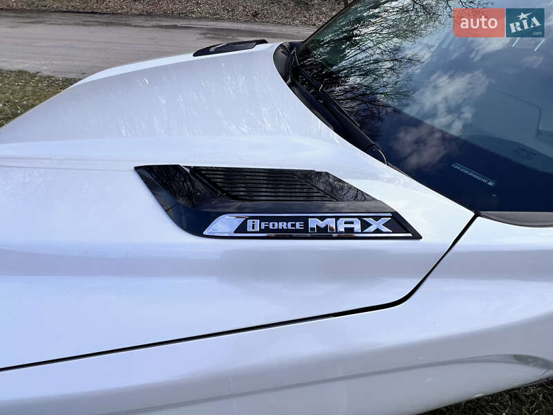 Пікап Toyota Tundra 2022 в Києві