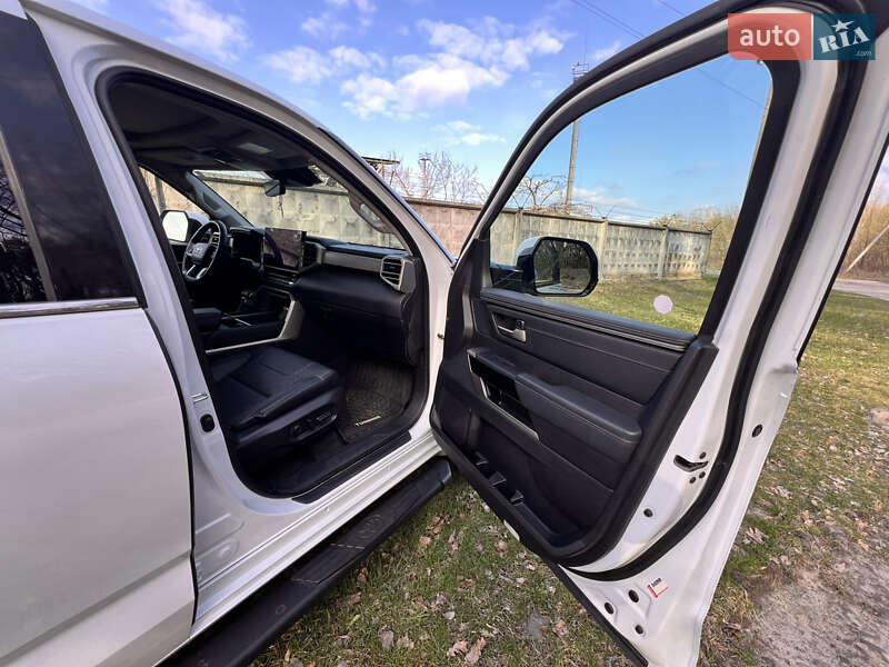 Пікап Toyota Tundra 2022 в Києві