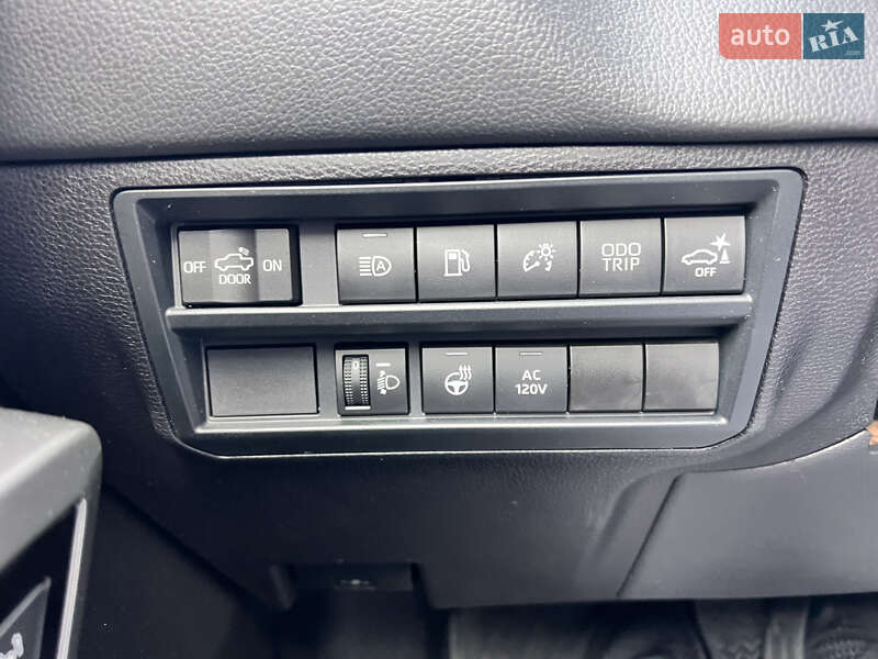 Пікап Toyota Tundra 2022 в Києві