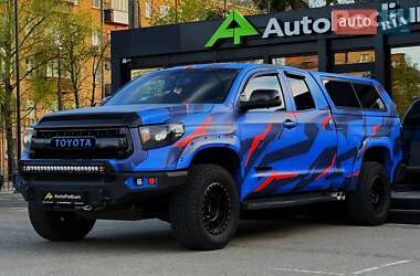 Пикап Toyota Tundra 2015 в 