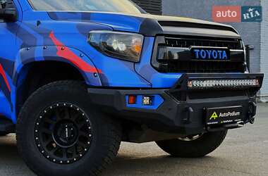 Пикап Toyota Tundra 2015 в 