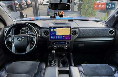 Пикап Toyota Tundra 2015 в 