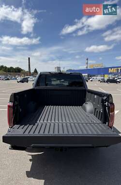 Пикап Toyota Tundra 2023 в 