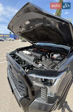 Пикап Toyota Tundra 2023 в 