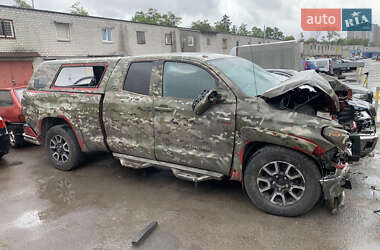 Пикап Toyota Tundra 2015 в 