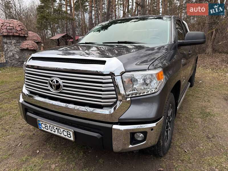 Пікап Toyota Tundra 2015 в Прилуках