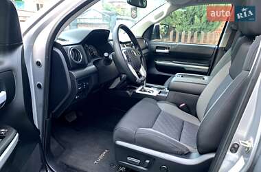 Пикап Toyota Tundra 2017 в 