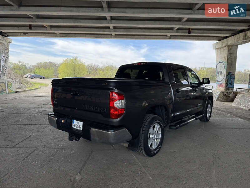 Пікап Toyota Tundra 2014 в Києві
