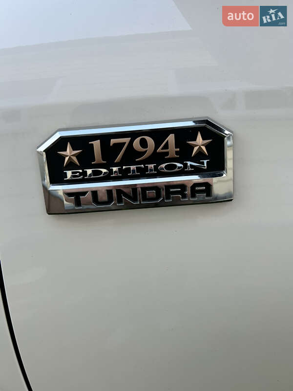 Пікап Toyota Tundra 2014 в Києві
