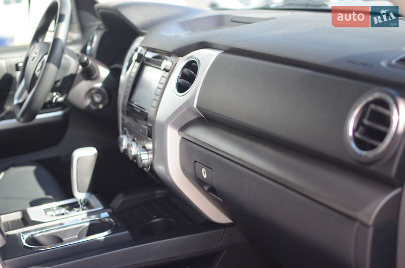 Пикап Toyota Tundra 2017 в Львове