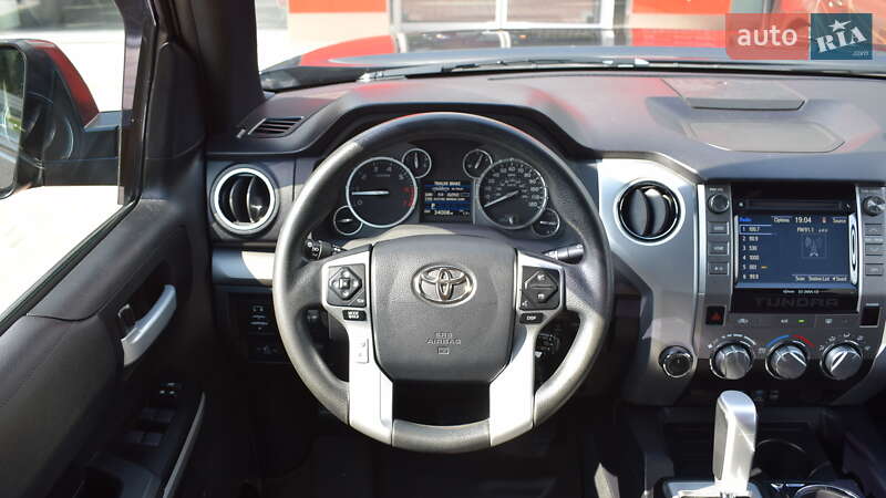 Пикап Toyota Tundra 2017 в Житомире