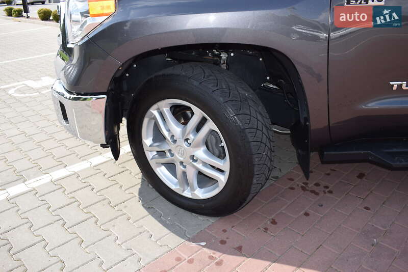 Пикап Toyota Tundra 2017 в Житомире