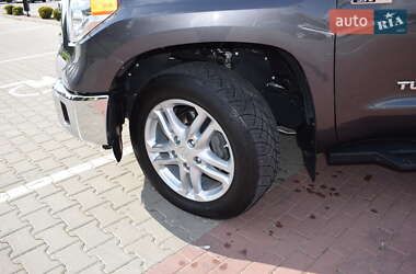 Пикап Toyota Tundra 2017 в 