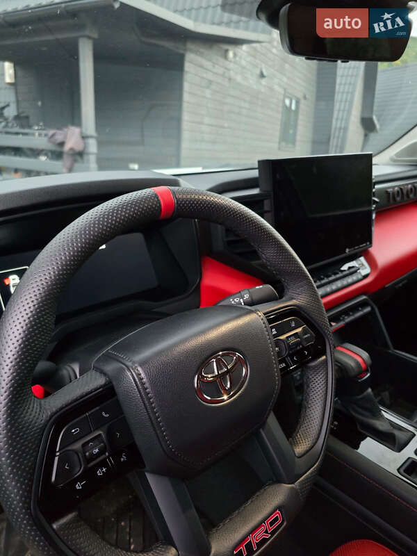Пікап Toyota Tundra 2023 в Дніпрі