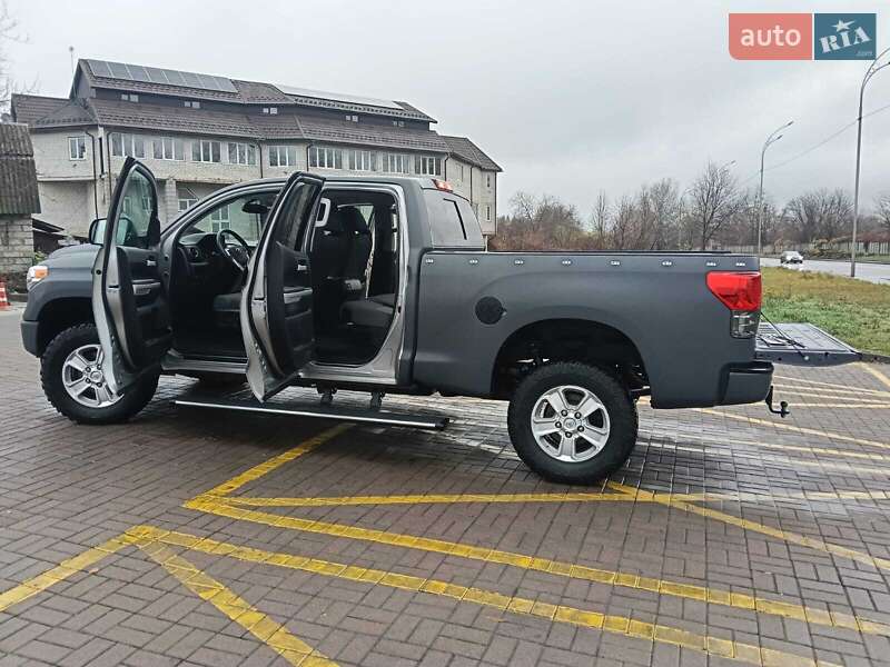 Пікап Toyota Tundra 2016 в Києві