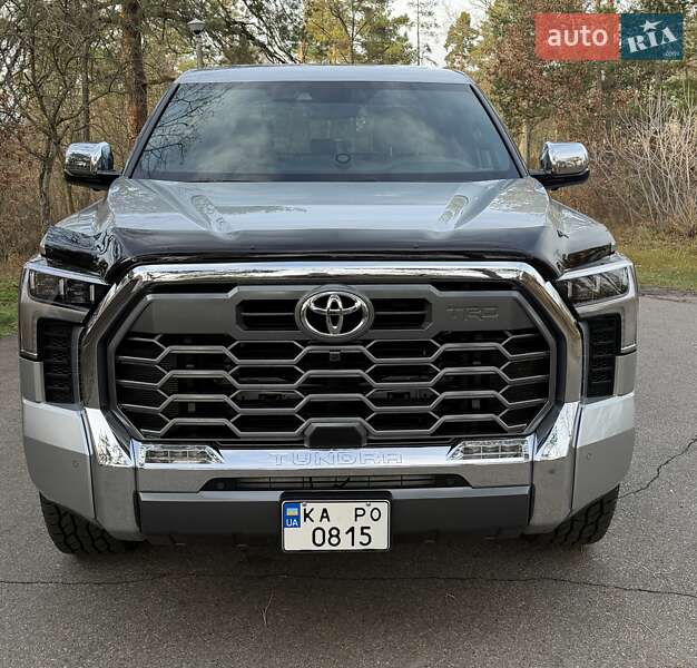 Пікап Toyota Tundra 2023 в Києві