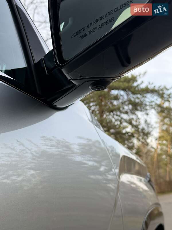 Пікап Toyota Tundra 2023 в Києві