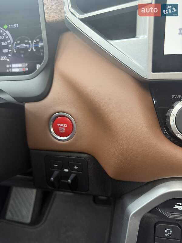 Пікап Toyota Tundra 2023 в Києві