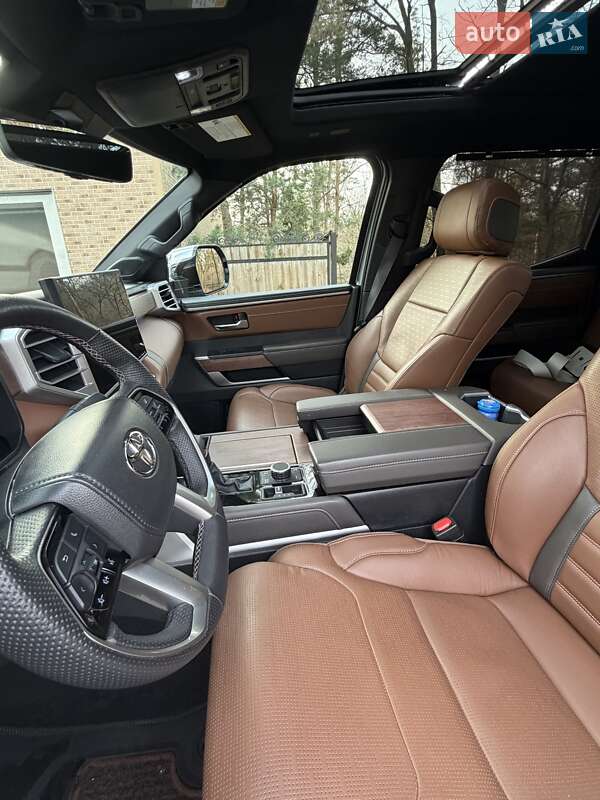 Пікап Toyota Tundra 2023 в Києві