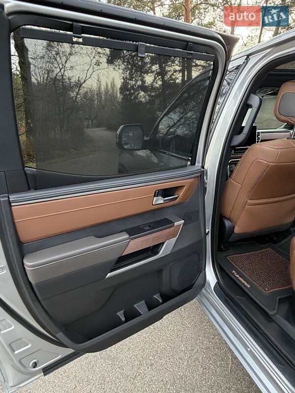 Пікап Toyota Tundra 2023 в Києві