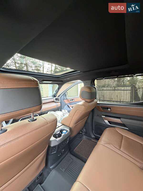 Пікап Toyota Tundra 2023 в Києві