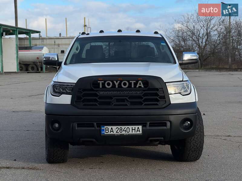 Пикап Toyota Tundra 2012 в Кропивницком