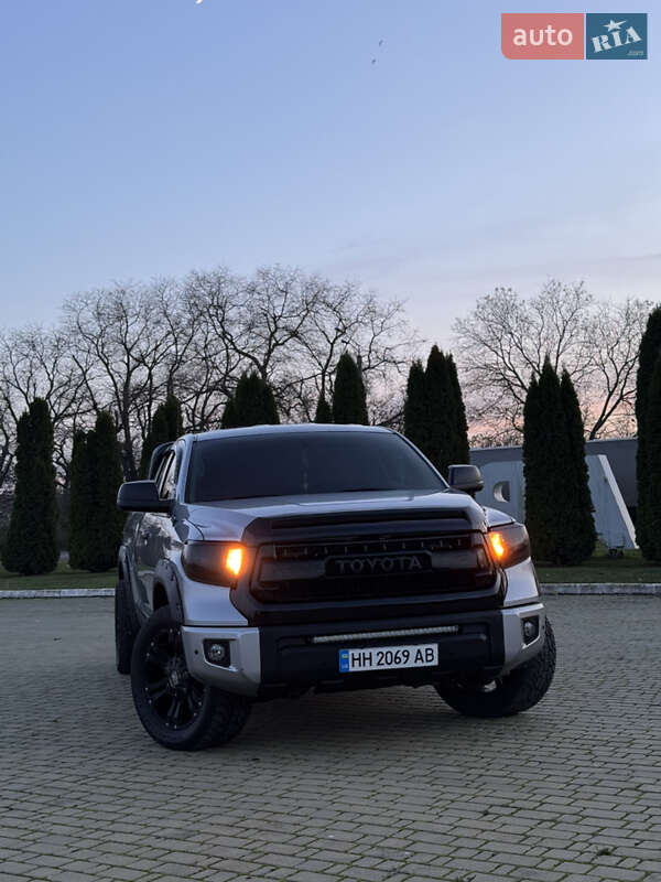 Пикап Toyota Tundra 2015 в Одессе