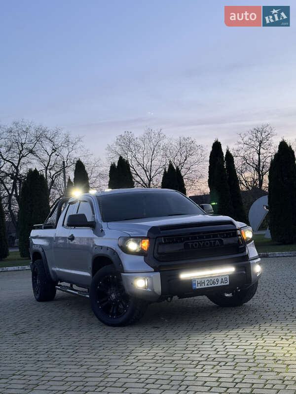 Пикап Toyota Tundra 2015 в Одессе
