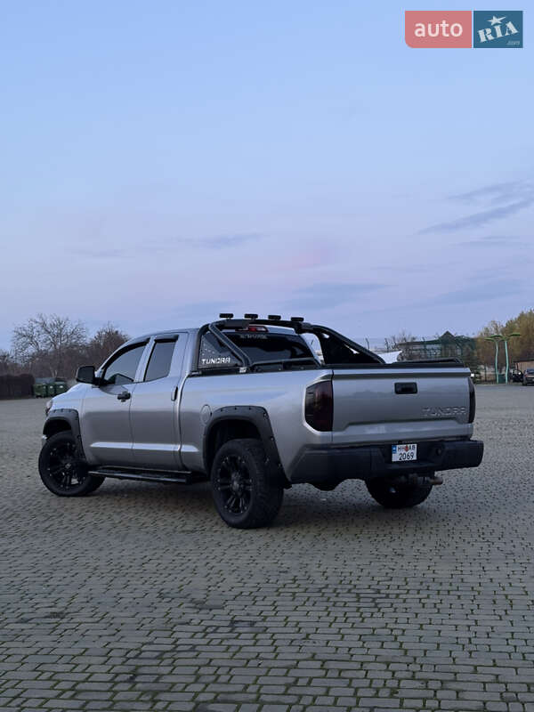 Пикап Toyota Tundra 2015 в Одессе