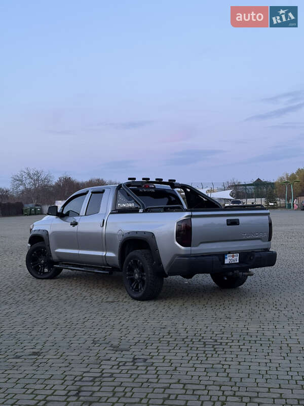 Пикап Toyota Tundra 2015 в Одессе