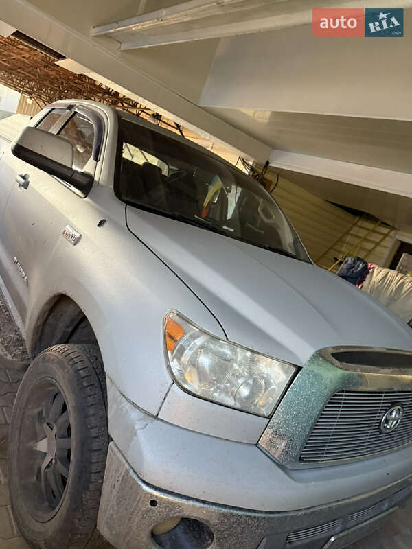 Пікап Toyota Tundra 2007 в Лозовій