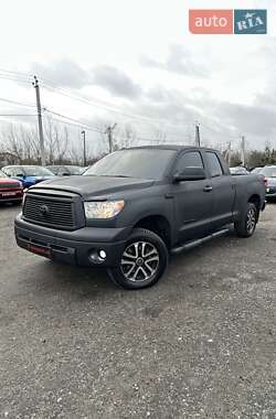 Пікап Toyota Tundra 2012 в Білогородці