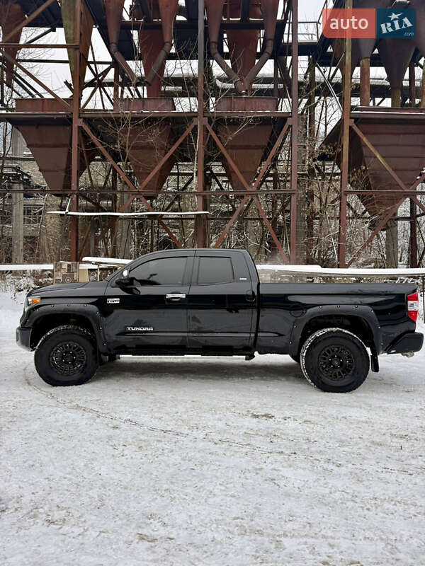 Пікап Toyota Tundra 2020 в Рахові