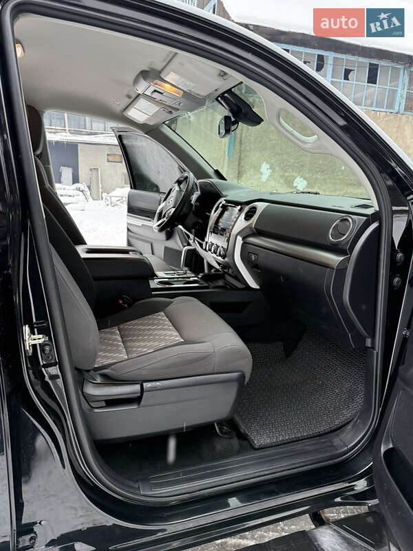 Пікап Toyota Tundra 2020 в Рахові